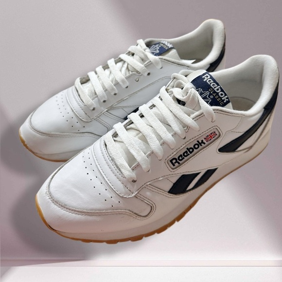 Reebok Adult Classic Leather Sneakers Size 6(men), 7.5 (women) White, Gumsoles Classic Leather Shoes (Big Kids) - Reebok main image 2